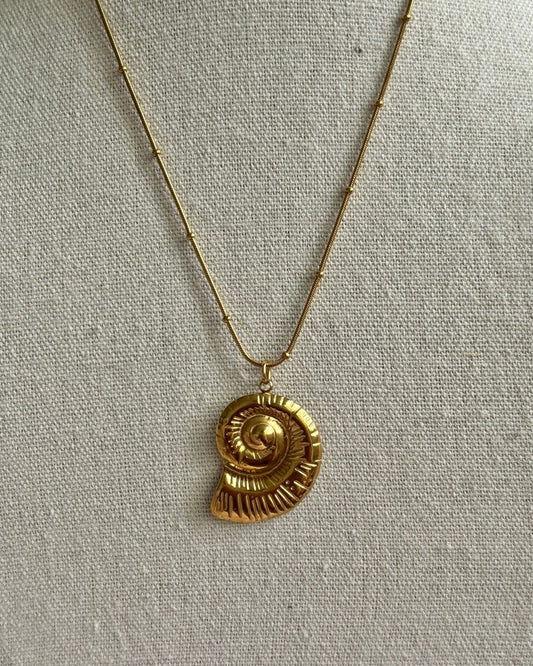 Caracola Necklace
